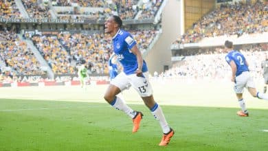 Yerry Mina marcou aos 55 do 2&deg; tempo, num empate crucial para a luta do Everton contra o descenso