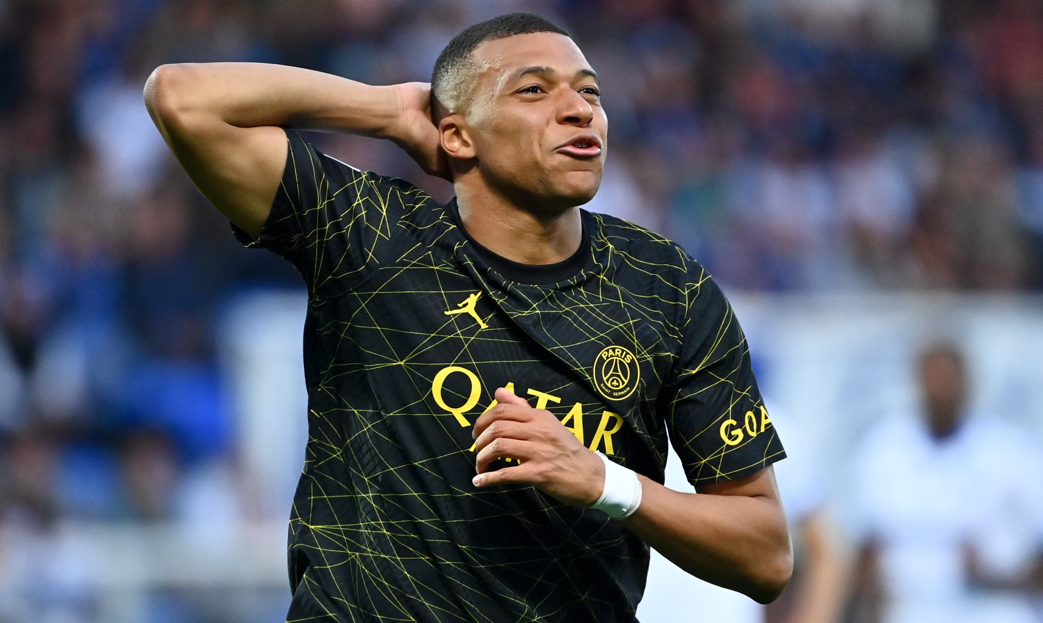 Mbapp&eacute; deu um n&oacute; na coluna do marcador para assinalar um gola&ccedil;o e deixar o PSG &agrave; beira do t&iacute;tulo