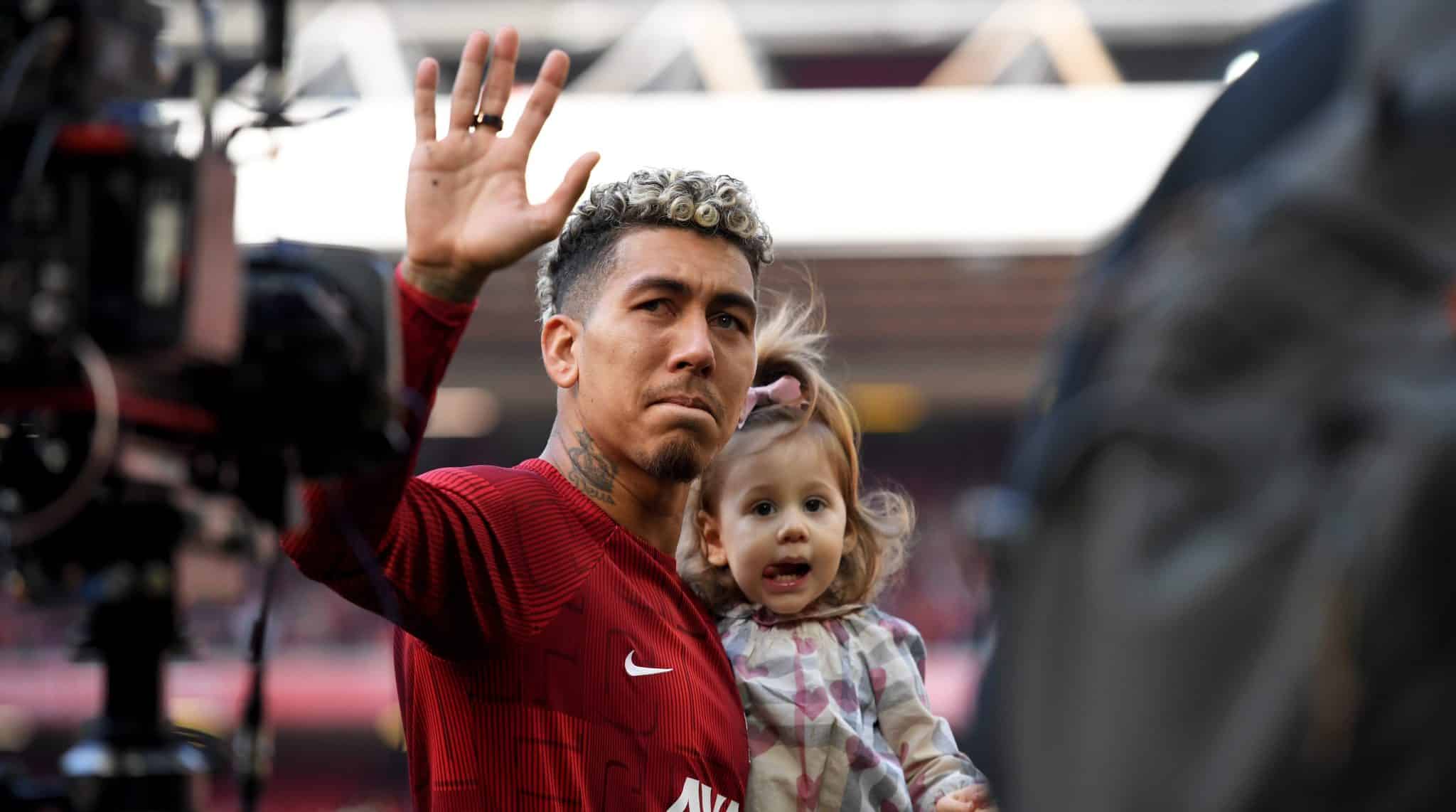Uma cole&ccedil;&atilde;o de imagens da bel&iacute;ssima despedida que Anfield ofereceu a Roberto Firmino