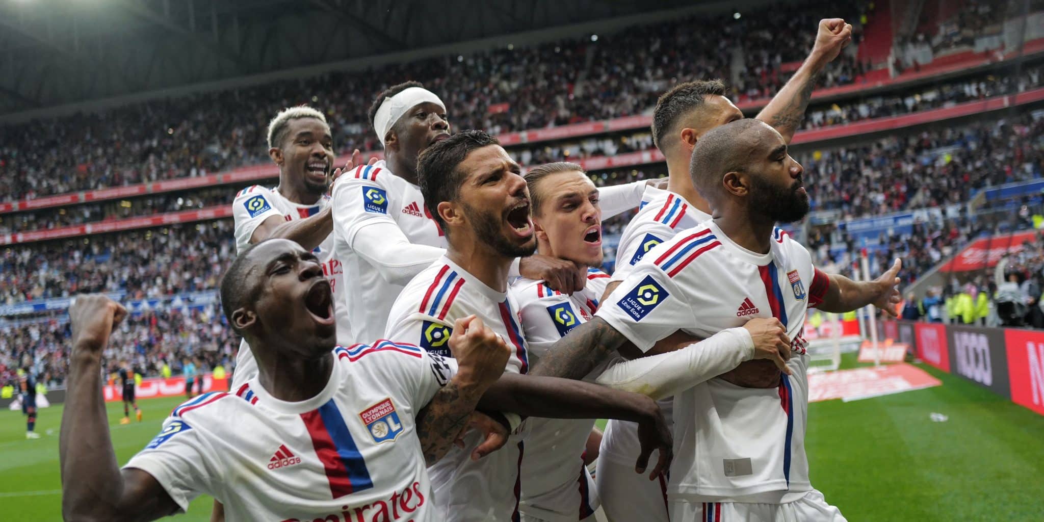 Duelo de velho oeste entre Lacazette e Wahi movimenta um insano jogo entre Lyon e Montpellier