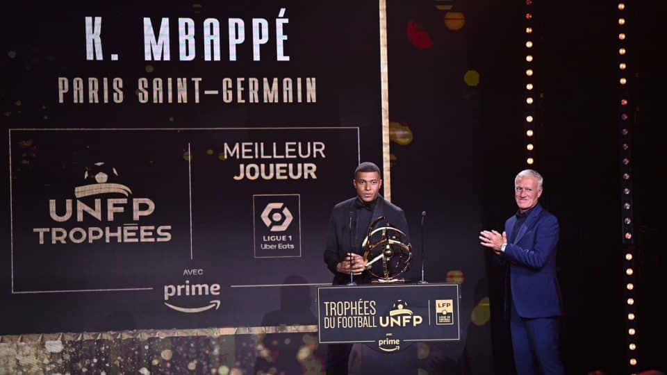 Mbappé não abre espaço para novela no PSG: “Estarei aqui no próximo ano, estou muito feliz”