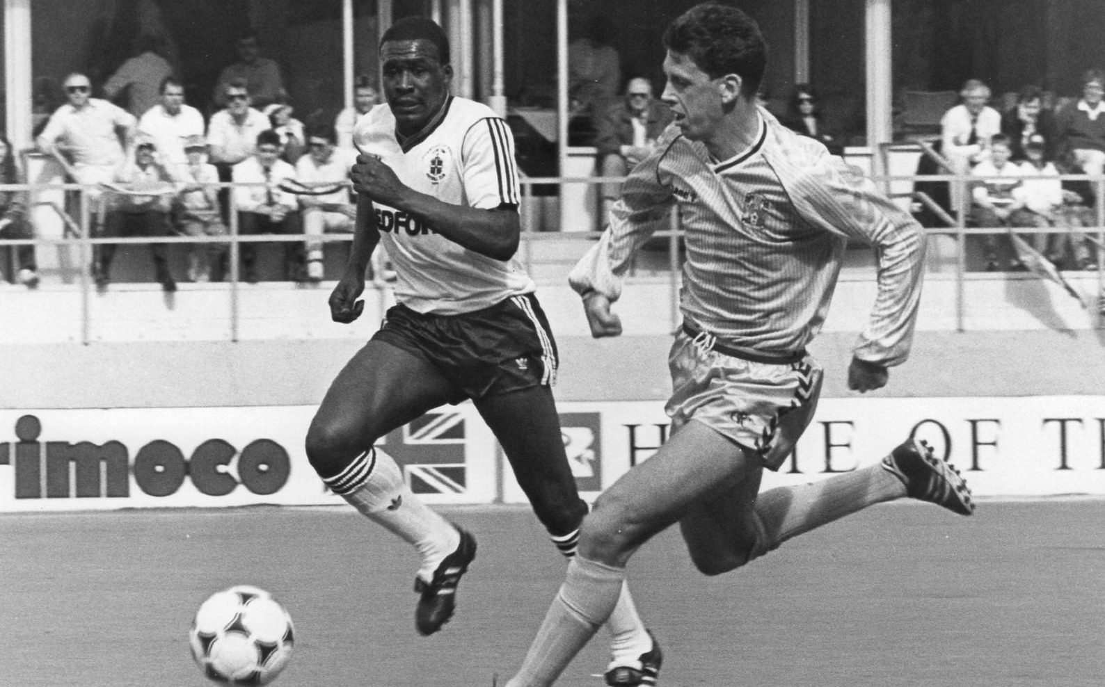 Coventry e Luton revivem os dez anos consecutivos de confrontos na elite inglesa