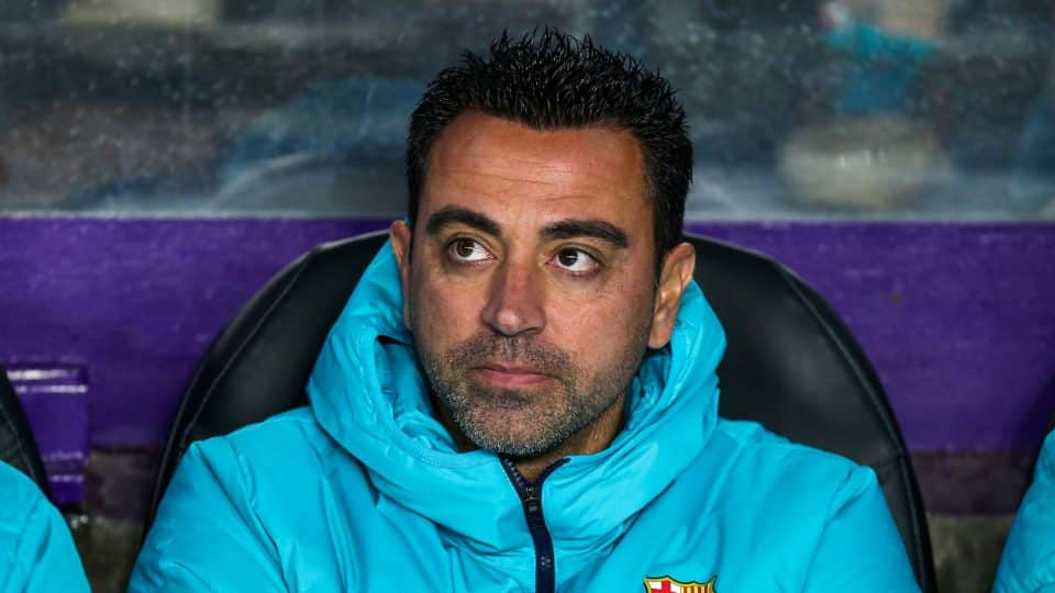 Xavi sobre colocar ex-companheiros de Barcelona no banco: “Tive até dificuldades para dormir”
