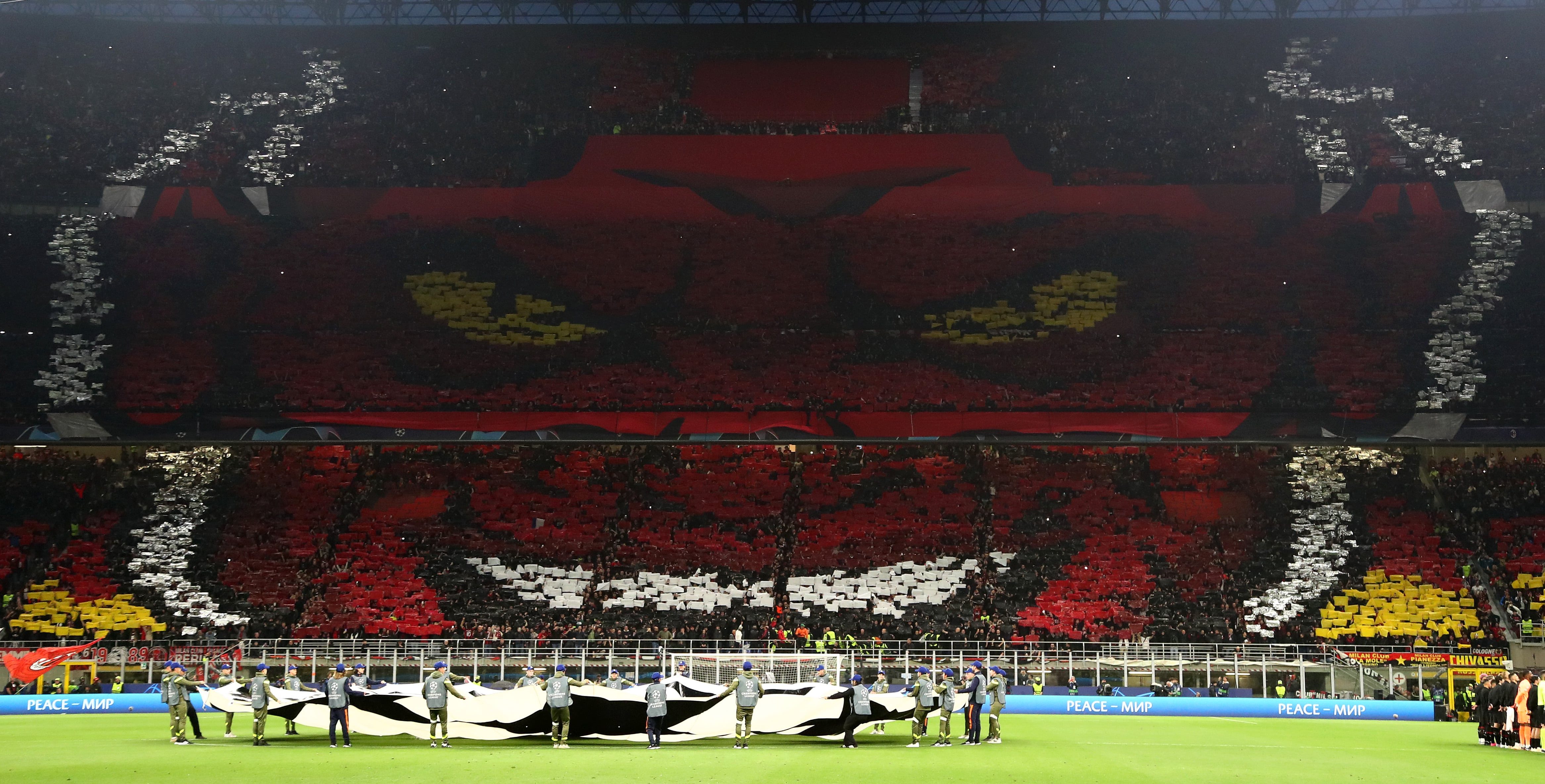 Ao Milan, ficou o espet&aacute;culo dos mosaicos realizados por sua torcida na entrada do d&eacute;rbi