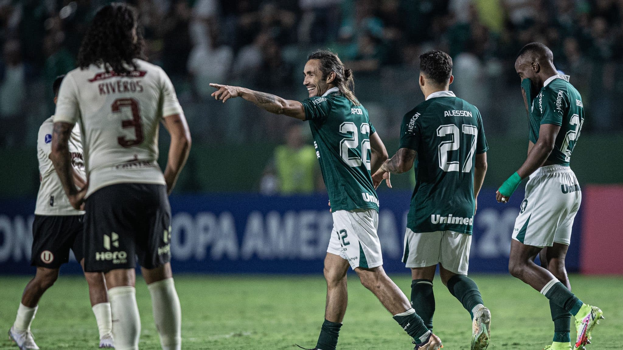O Goi&aacute;s derrotou o Universitario na Copa Sul-Americana com (mais um) gola&ccedil;o de Apodi