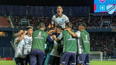 O Bol&iacute;var aplicou um 4&times;0 no Cerro Porte&ntilde;o em plena Olla Azulgrana, sua maior goleada fora do pa&iacute;s na hist&oacute;ria da Libertadores