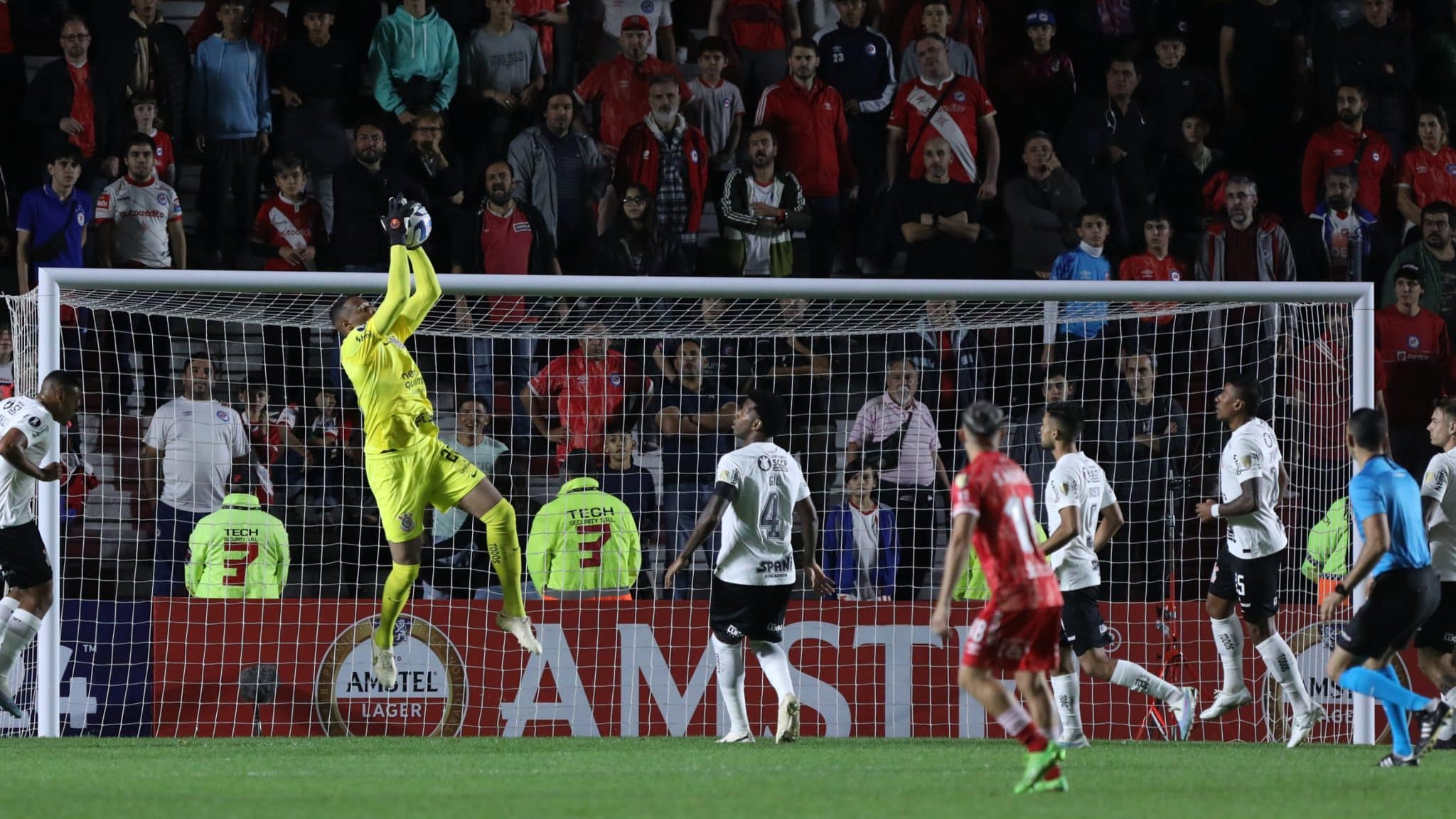 Corinthians segura o empate e, com ajuda do Liverpool-URU, depende de si para se classificar