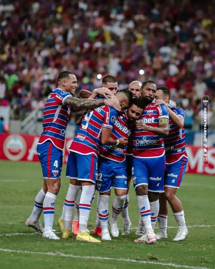 O Fortaleza conseguiu outra vitória agonizante sobre o San Lorenzo e, 100%, já se garantiu nos mata-matas