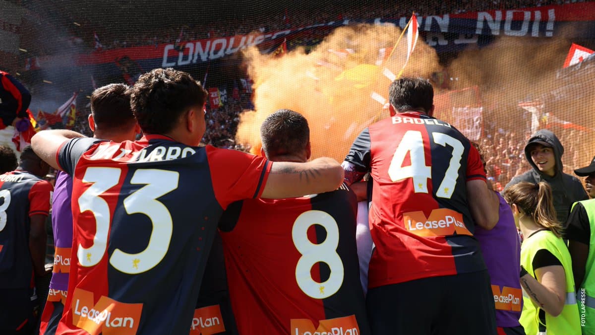 Cheio de figurinhas carimbadas, incluindo o t&eacute;cnico Gilardino, o Genoa sobe de imediato &agrave; Serie A