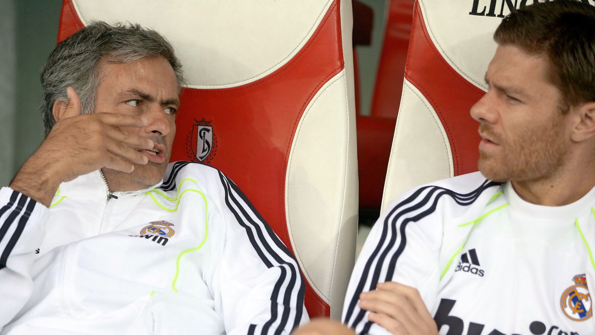 Mourinho elogia contra-ataque do Leverkusen: &ldquo;Cinco ou seis que poderiam correr na Olimp&iacute;ada&rdquo;