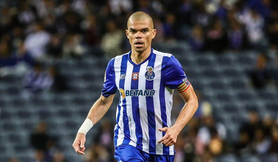 O gola&ccedil;o de Ot&aacute;vio e a apote&oacute;tica classifica&ccedil;&atilde;o do Porto ficaram ofuscados pelo caso de racismo contra Pepe na Ta&ccedil;a de Portugal