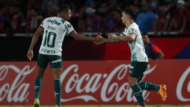 Rony quebra jejum, Artur brilha, e Palmeiras se aproxima da vaga nas oitavas de final