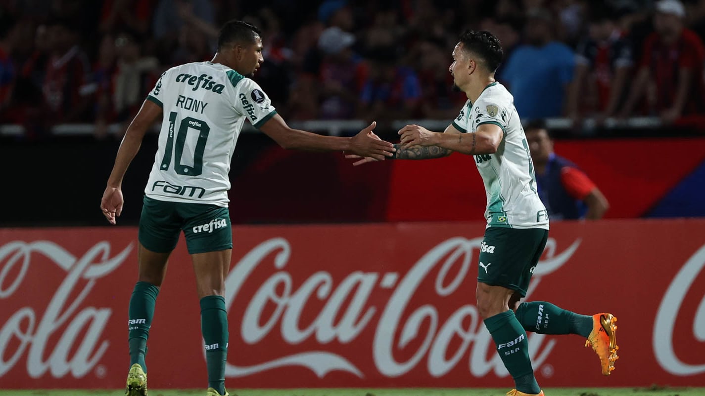 Rony quebra jejum, Artur brilha, e Palmeiras se aproxima da vaga nas oitavas de final