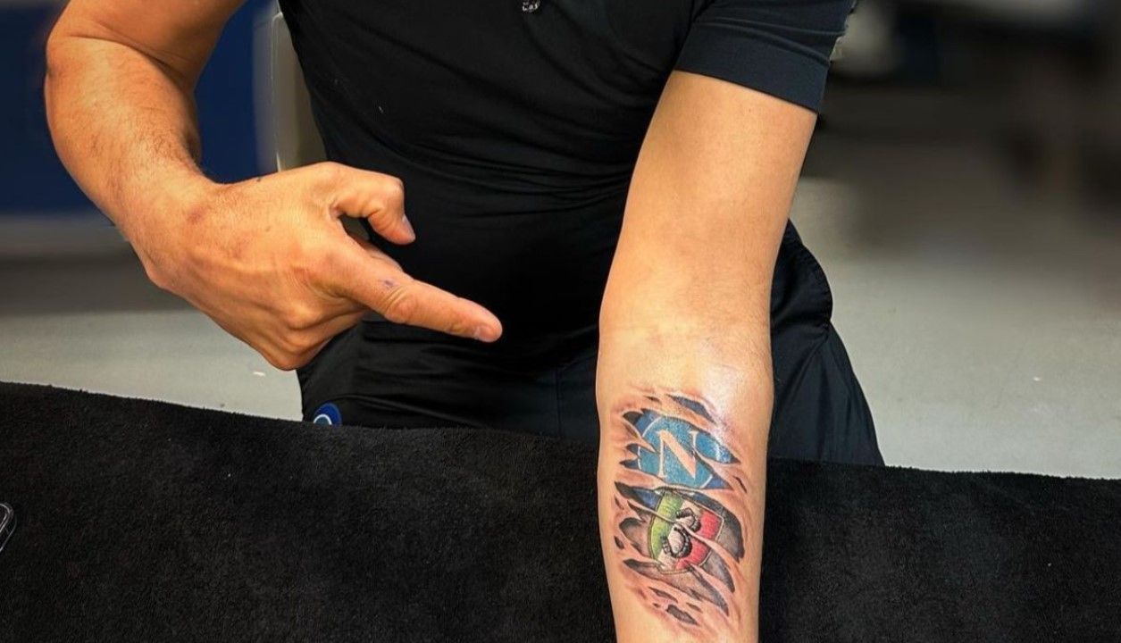 Spalletti resolveu eternizar seu feito pelo Napoli na pele, com uma tatuagem do Scudetto