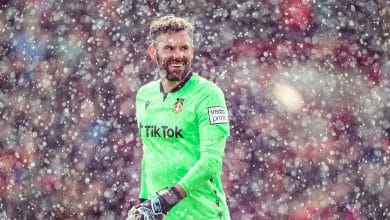 Aos 40 anos, veterano goleiro Ben Foster renova contrato com o Wrexham por uma temporada