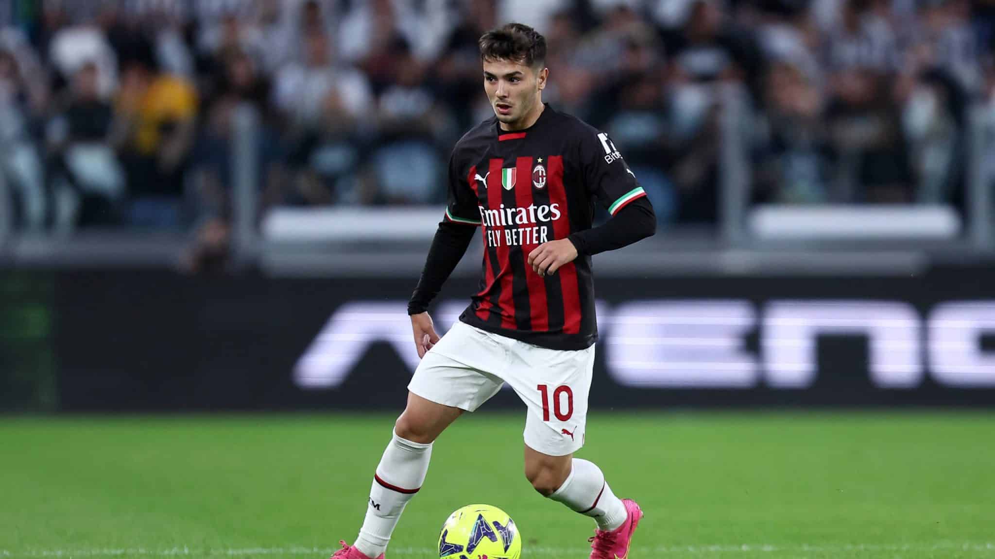 Brahim D&iacute;az volta de empr&eacute;stimo ao Milan e renova contrato com o Real Madrid at&eacute; 2027