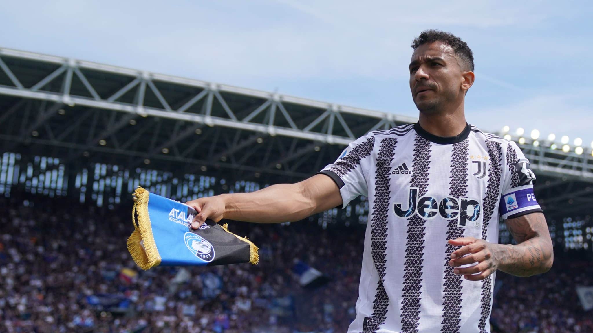 Danilo: &ldquo;Sei o quanto &eacute; bom ser campe&atilde;o com a camisa da Juventus&rdquo;