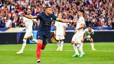 Mbapp&eacute; quebra o recorde de gols de Fontaine em uma temporada pela Fran&ccedil;a em vit&oacute;ria sobre a Gr&eacute;cia