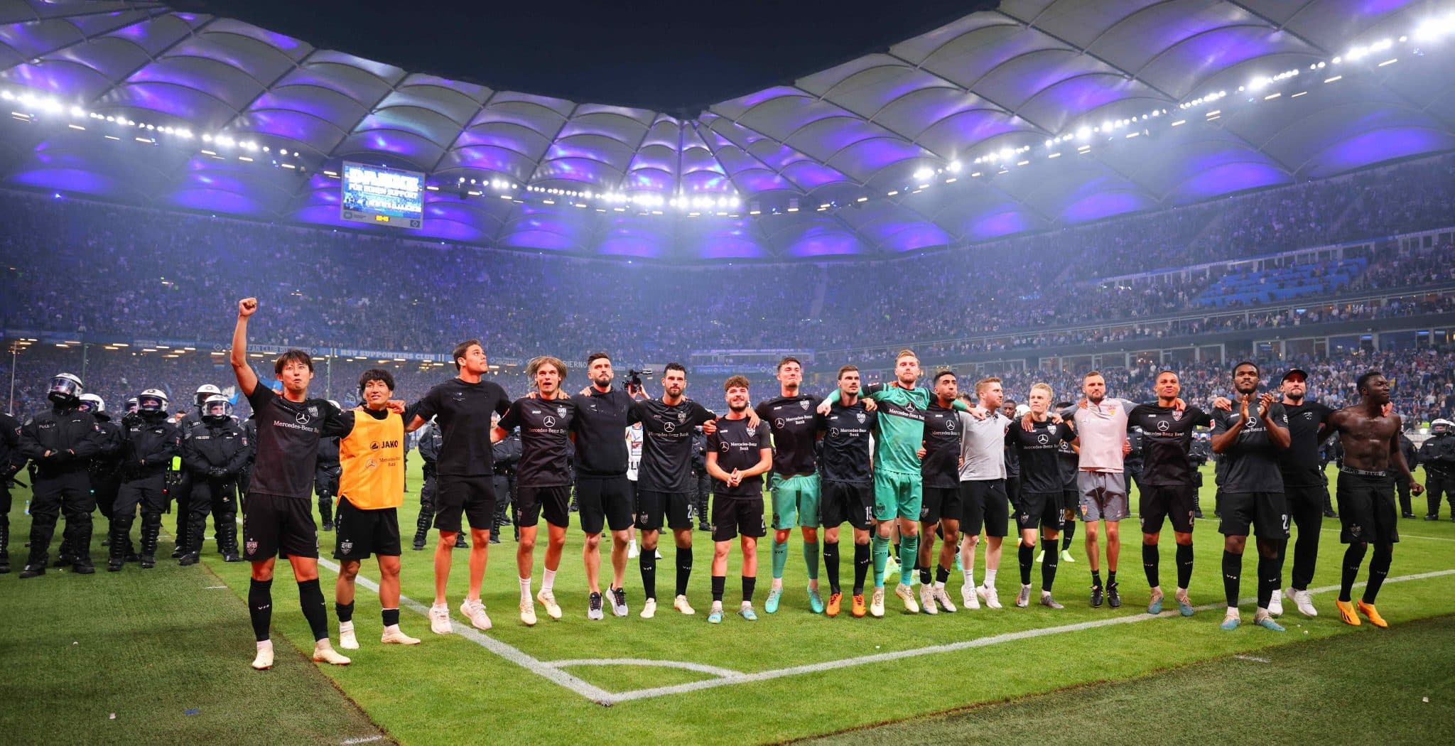 Stuttgart confirma a perman&ecirc;ncia na elite com outra vit&oacute;ria sobre o Hamburgo, que jogar&aacute; a segundona pelo sexto ano seguido