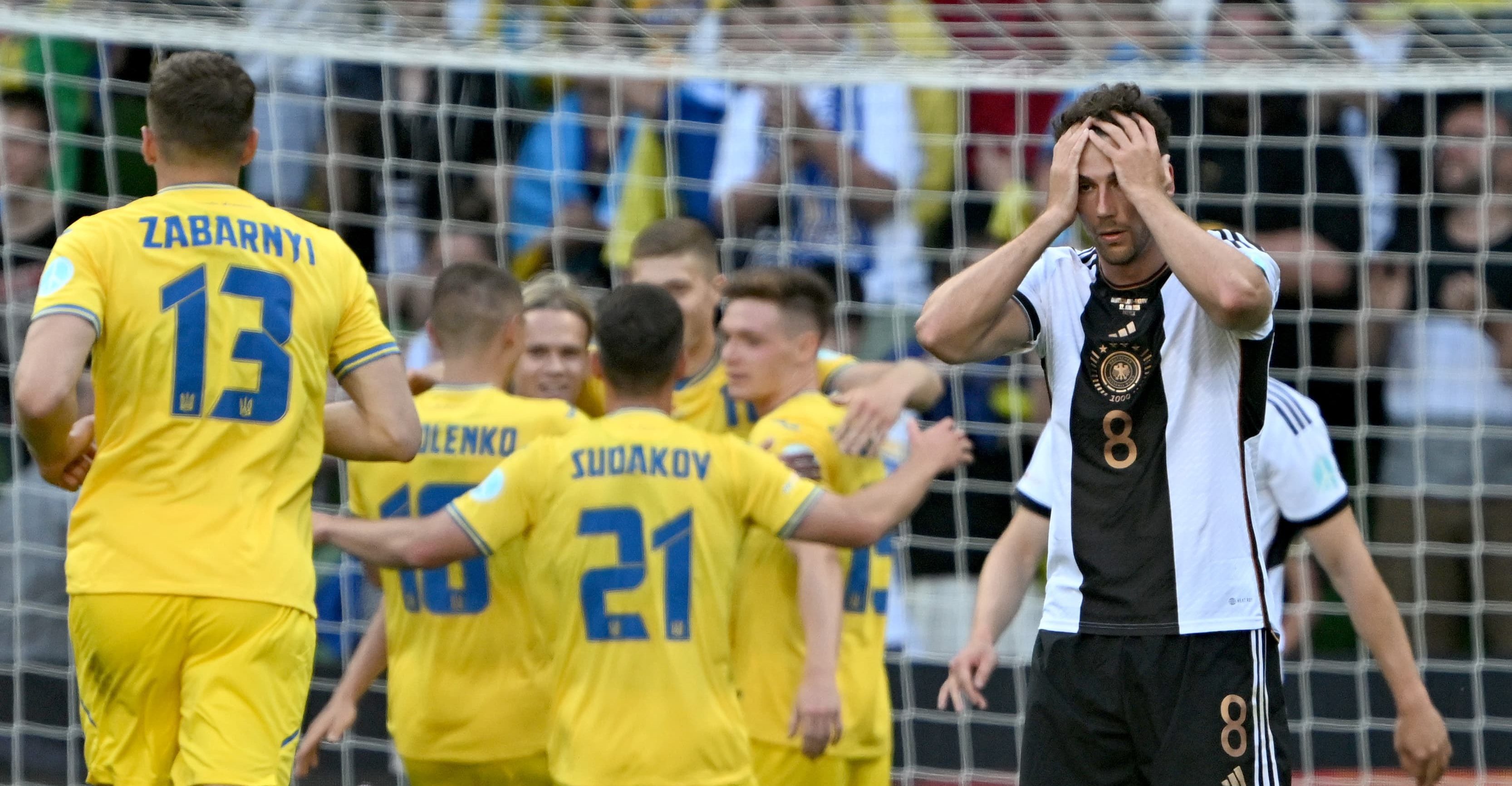 Em seu mil&eacute;simo jogo, a Alemanha n&atilde;o passou de um frustrante empate no duelo festivo contra a Ucr&acirc;nia