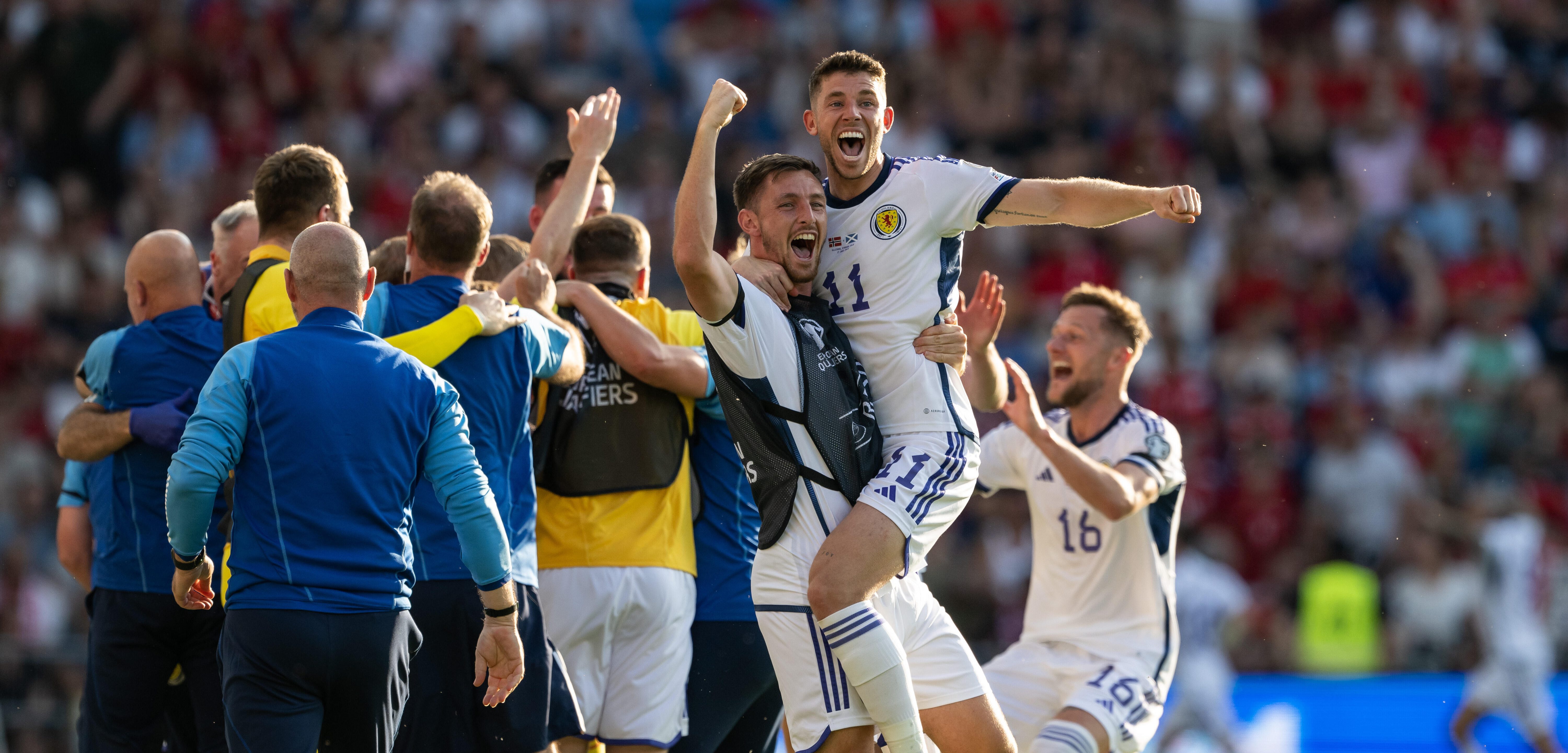 Com dois gols no fim, a Esc&oacute;cia busca uma incr&iacute;vel e imensa virada em Oslo contra a Noruega