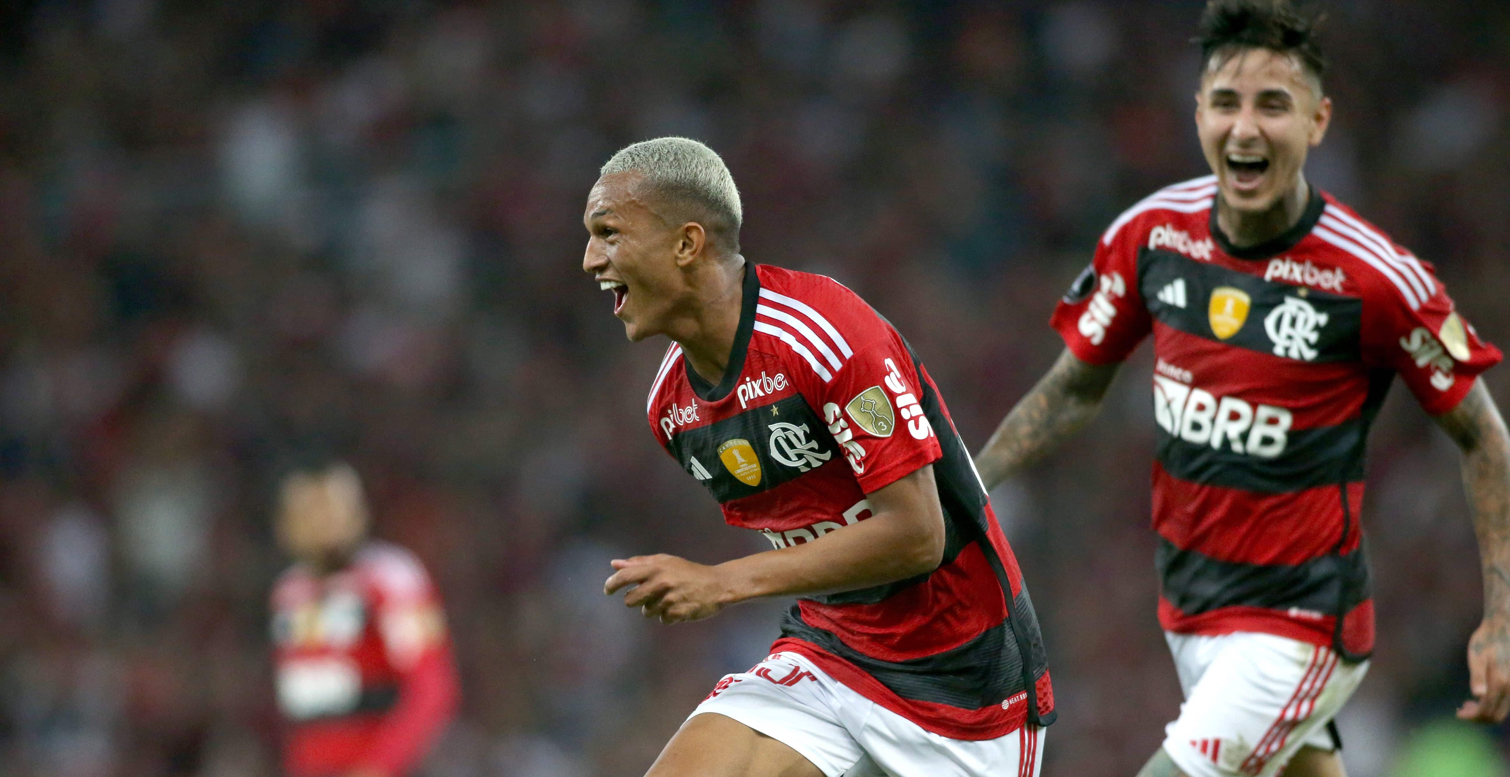 A garotada fez toda a diferen&ccedil;a para o Flamengo bater o Racing e ficar bem perto das oitavas