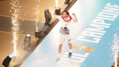 O fen&ocirc;meno Kvaratskhelia ainda termina a Serie A com o pr&ecirc;mio de melhor jogador do campeonato