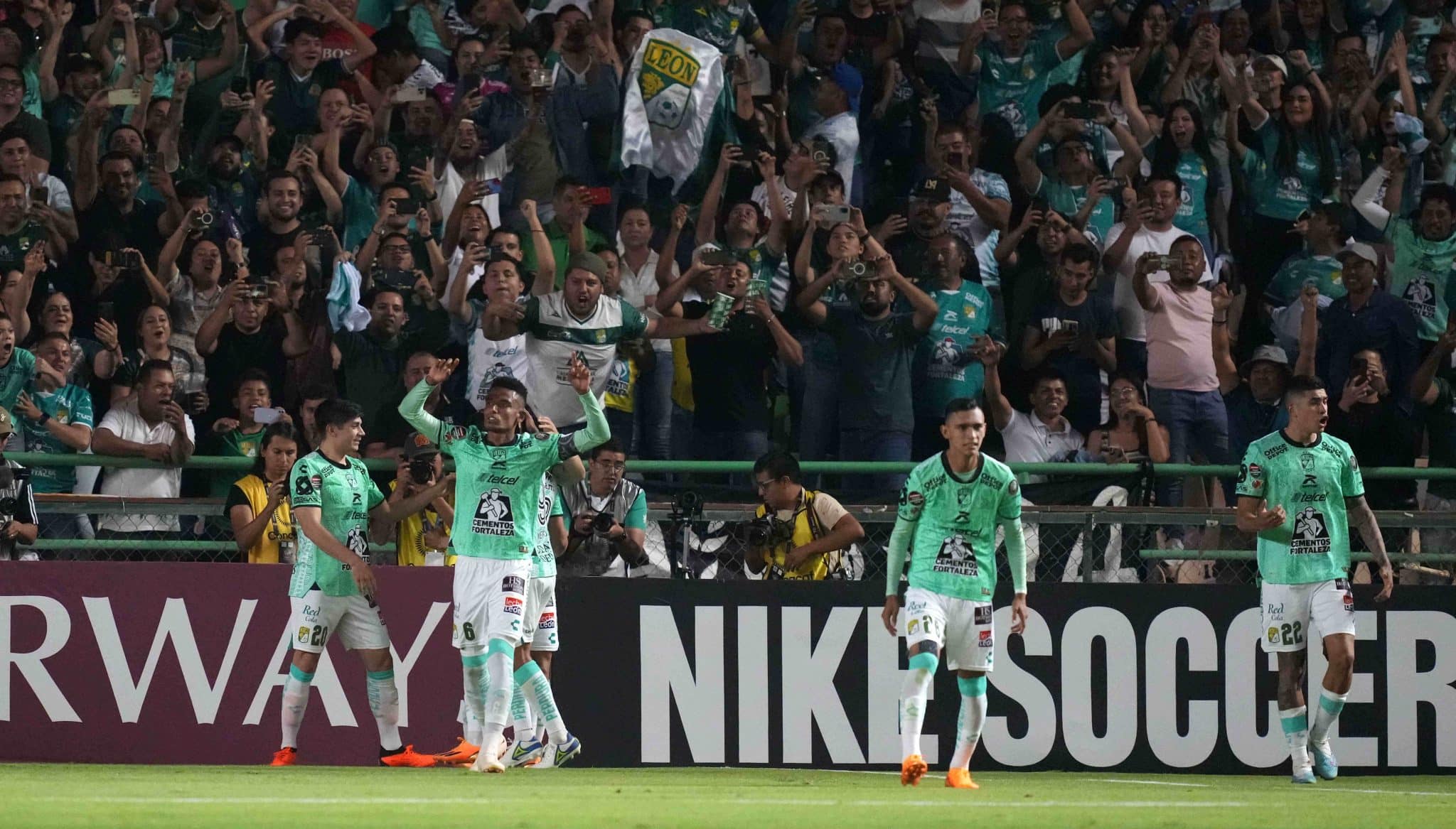 O Le&oacute;n venceu a ida das finais da Concachampions, mas o Los Angeles FC saiu no lucro com o gol no estouro dos acr&eacute;scimos