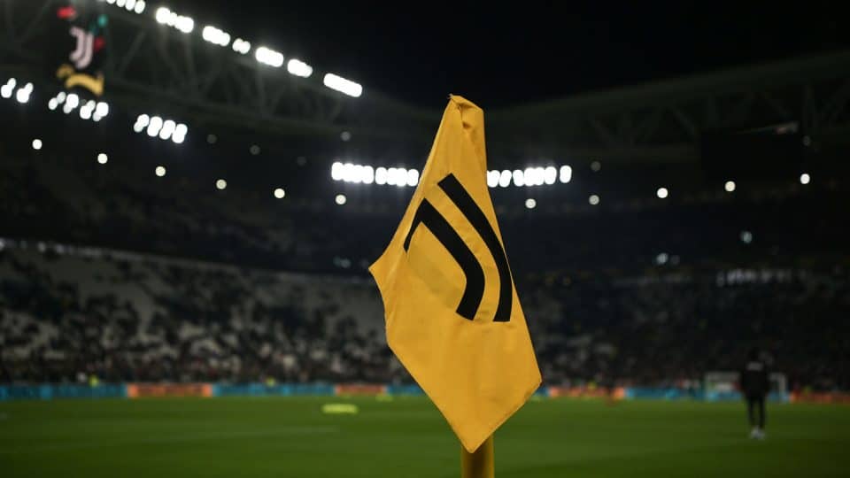 Juventus recebe esperada punição da Uefa por fraude financeira