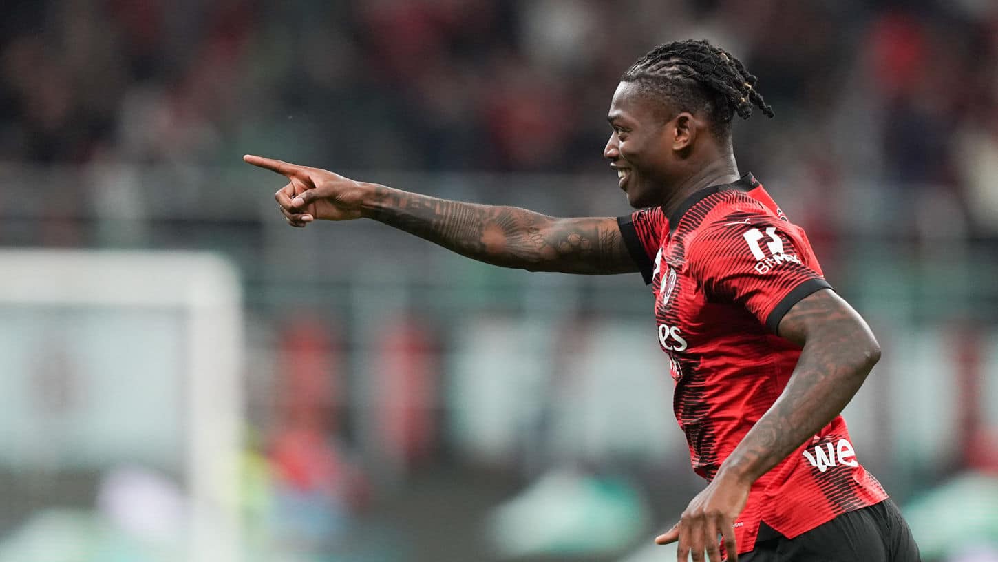 Rafael Le&atilde;o: &ldquo;Nunca considerei propostas de outros clubes. Quero fazer hist&oacute;ria no Milan&rdquo;