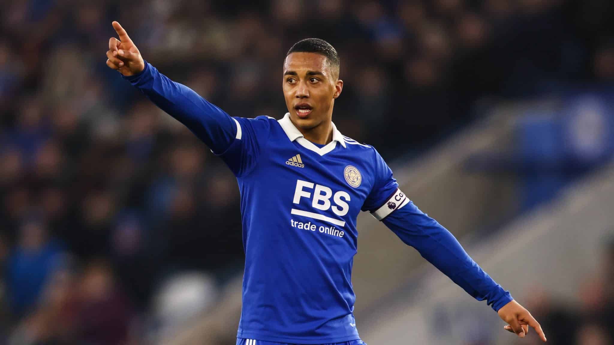 Aston Villa vence a disputa e ganha um bom meio-campista ao contratar Tielemans