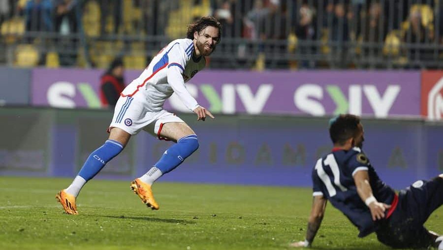 Ben Brereton precisou de 25 minutos para anotar uma tripleta no amistoso do Chile contra a Rep&uacute;blica Dominicana