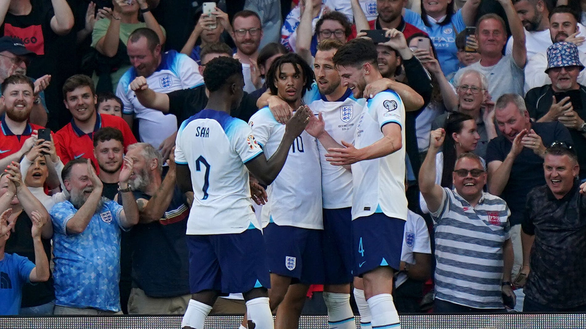 O experimento no meio continuou funcionando, e a Inglaterra passeou contra a Maced&ocirc;nia do Norte