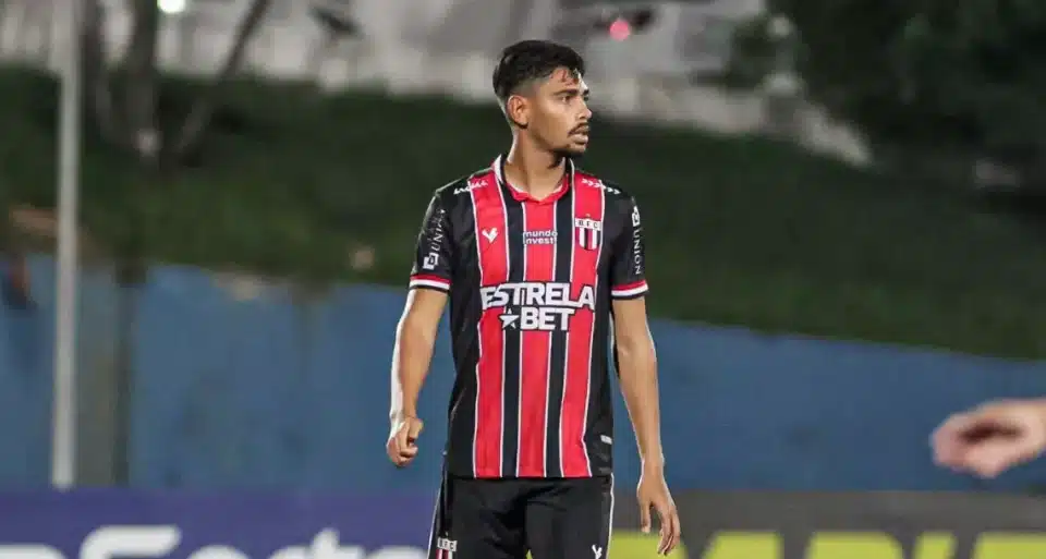 A Série B teve um raríssimo exemplar do que é o gol de bicicleta perfeito