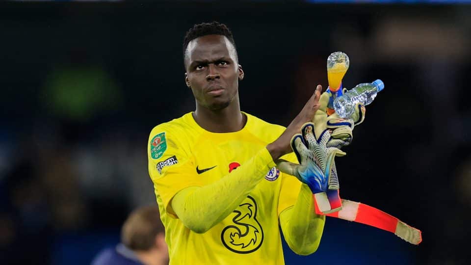 A ascensão e queda de Édouard Mendy no Chelsea foi vertiginosa – e meio estranha