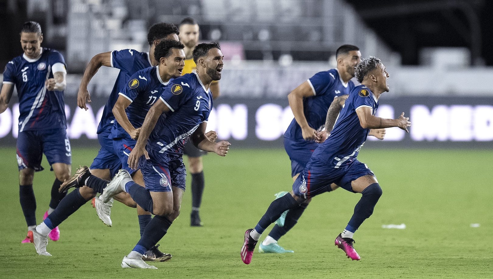 A zebra continuou passeando nas preliminares da Copa Ouro e Porto Rico despachou Suriname