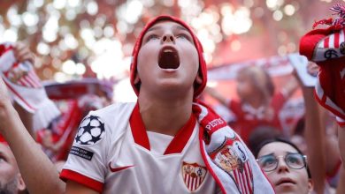 Uma multid&atilde;o saiu &agrave;s ruas para recepcionar o Sevilla sete vezes campe&atilde;o da Liga Europa