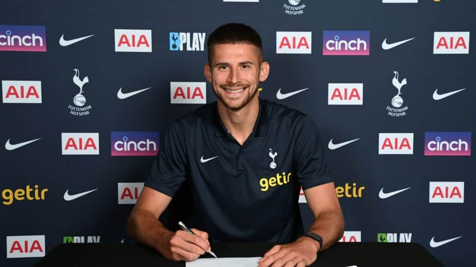 O Tottenham inicia uma transição no gol e aposta em Vicario, de ótima Serie A