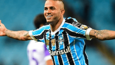 Gr&ecirc;mio define sal&aacute;rio, acerta com Luan e s&oacute; espera sa&iacute;da do Corinthians