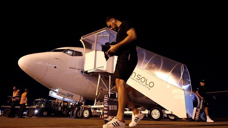 Avi&atilde;o do Botafogo que ia &agrave; Argentina tem problema e volta para Porto Alegre