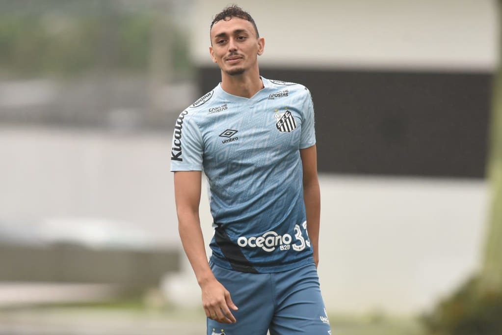 Gallo d&aacute; aval, e Carille confirma acerto do Santos com Diego Pituca