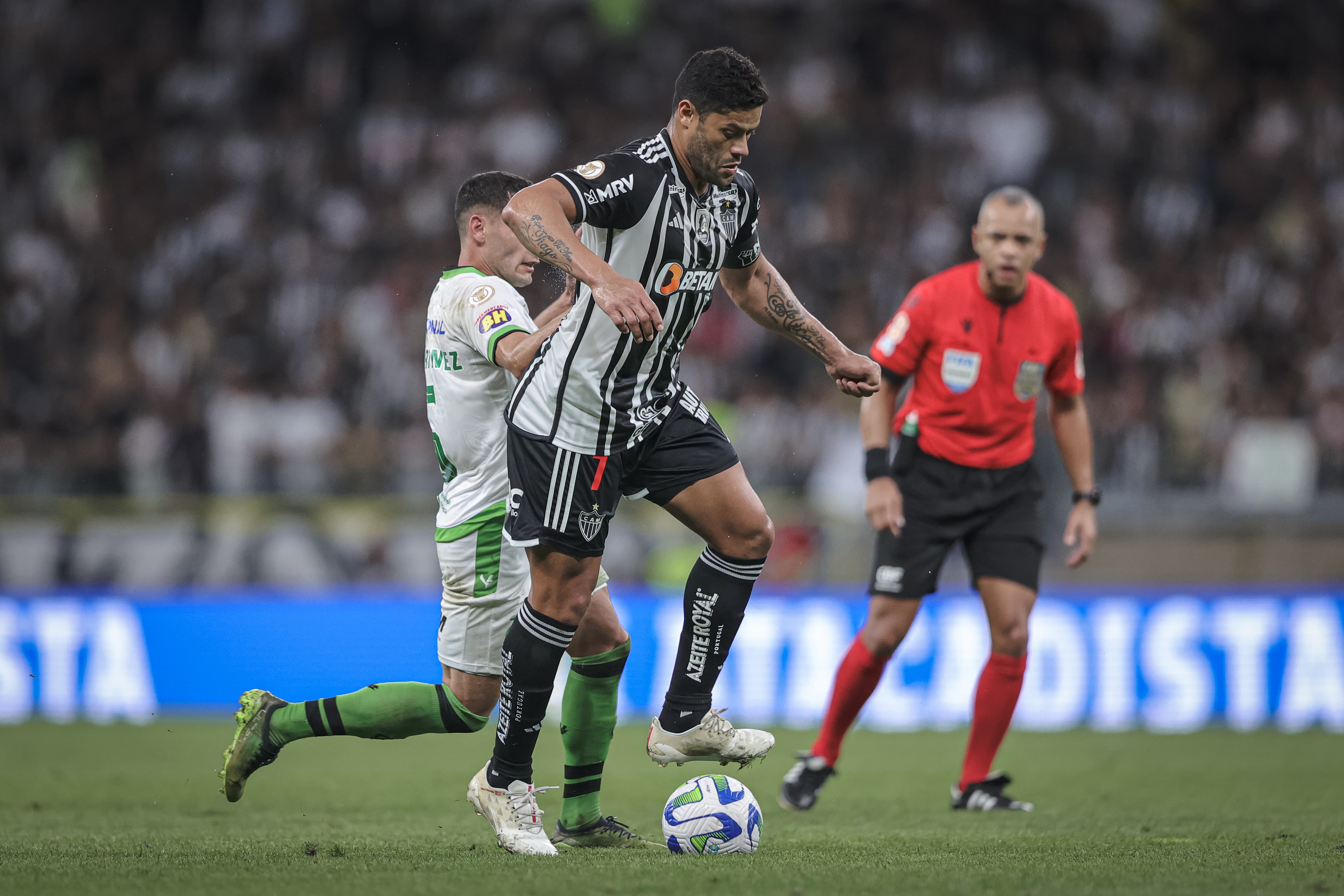 Atl&eacute;tico-MG foi a CBF reclamar de arbitragem e &lsquo;persegui&ccedil;&atilde;o&rsquo; a Hulk