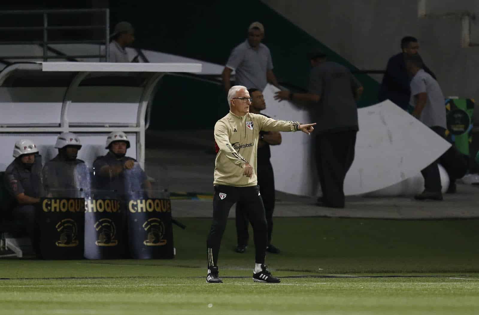 Dorival J&uacute;nior volta ao palco da revolu&ccedil;&atilde;o t&aacute;tica que mudou o ano do S&atilde;o Paulo