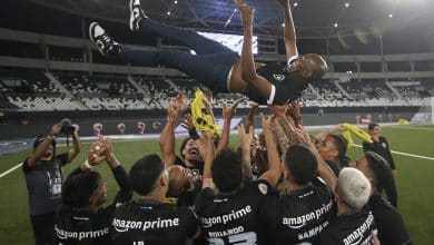Como foi a emocionante despedida de Ca&ccedil;apa, o interino invicto do Botafogo
