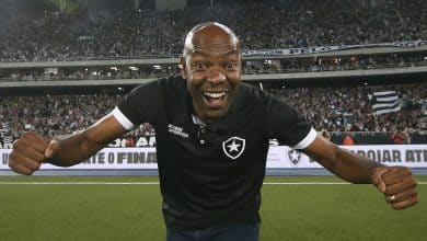 Ca&ccedil;apa brilha em passagem pelo Botafogo e vai comandar clube na Europa