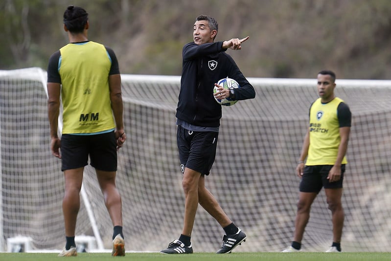 Botafogo: saiba o que ainda falta para Bruno Lage estrear