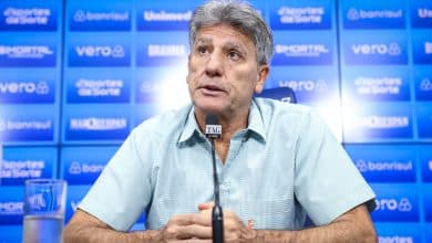 Gr&ecirc;mio anuncia pacot&atilde;o de renova&ccedil;&otilde;es e fica no aguardo pela mais importante das perman&ecirc;ncias