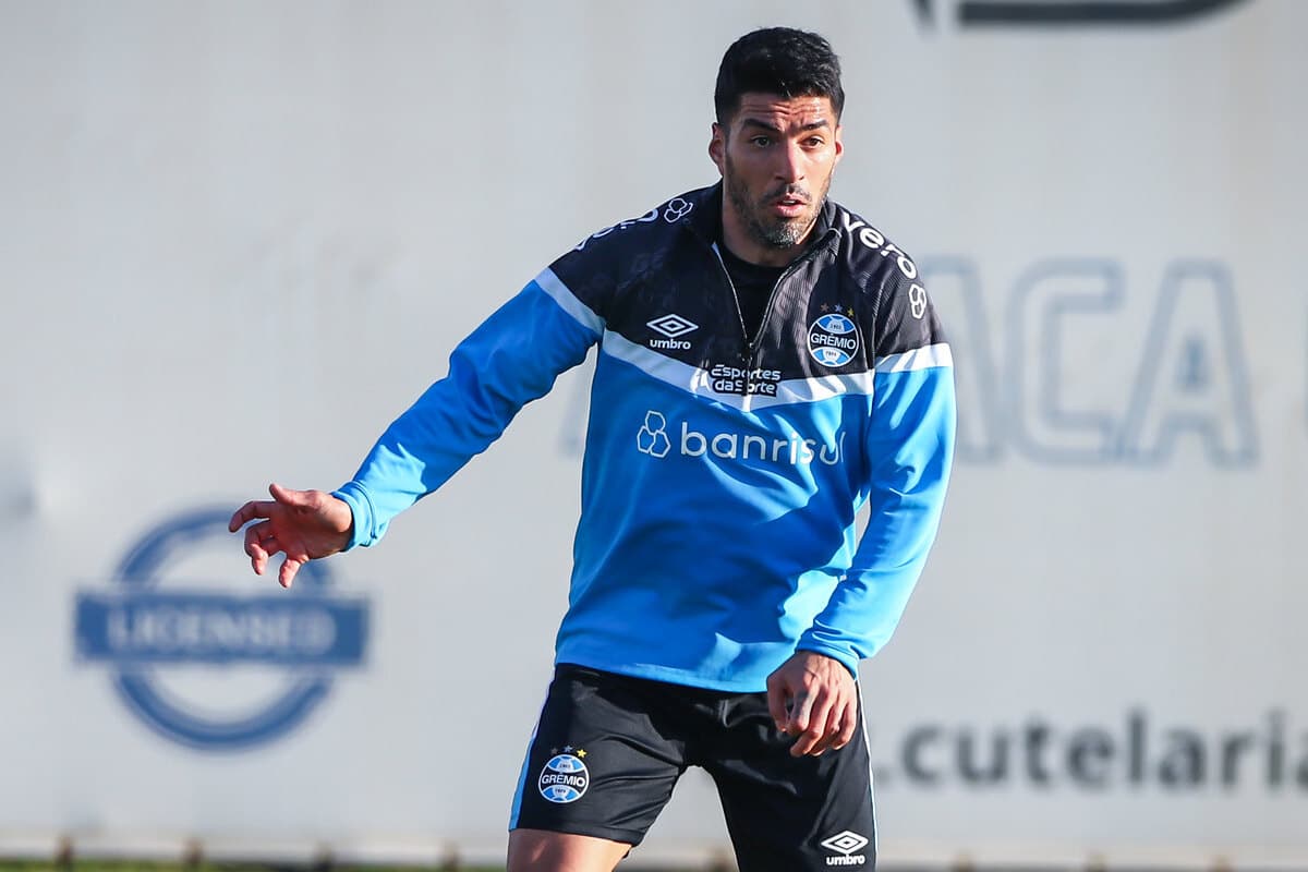 Su&aacute;rez &eacute; cortado de jogo do Gr&ecirc;mio enquanto negocia com o Inter Miami