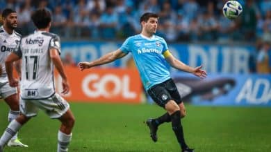 Kannemann d&aacute; recado sobre Su&aacute;rez antes da semi: &lsquo;Quem jogar precisa dar a vida&rsquo;