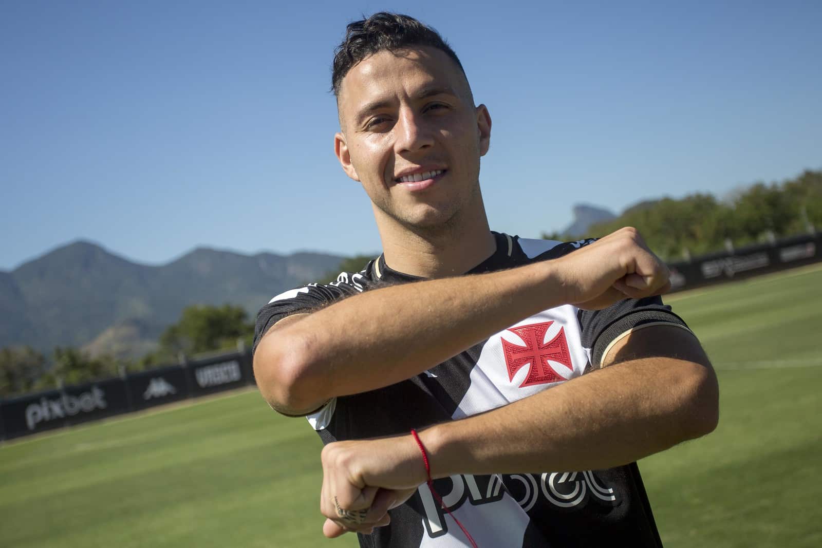 Vasco aposta em refor&ccedil;os para tentar pontuar contra o Corinthians